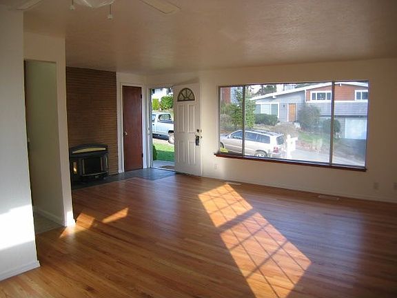 Large sunny living space. 