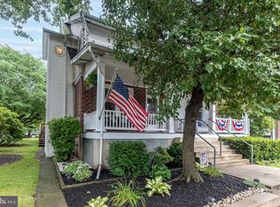 21 S 7th St, Quakertown, PA 18951