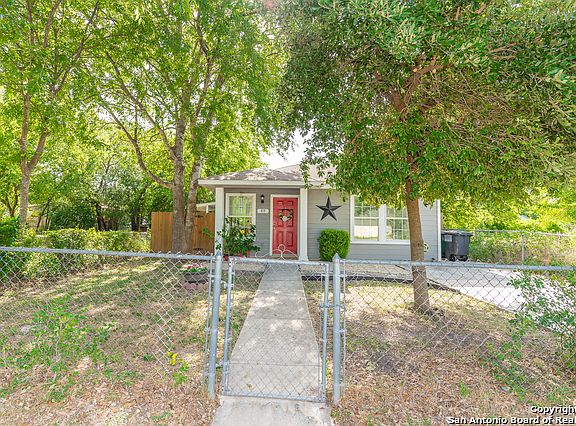 4th image of 415 Moselle Ave