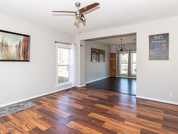 3rd image of 173 E Columbine Ln