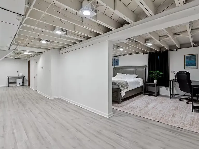 429 S Kenwood Ave — Photo 29