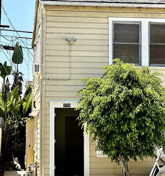 5724 La Mirada Ave — Photo 1