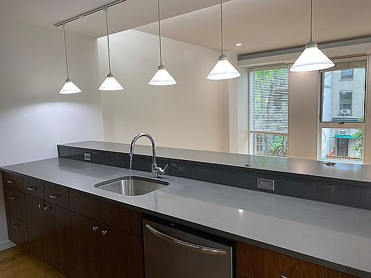 3rd image of 73 W 126th St APT 4