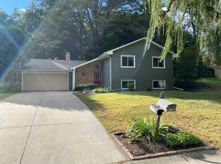 7120 Green Ridge Dr, Eden Prairie, MN 55346