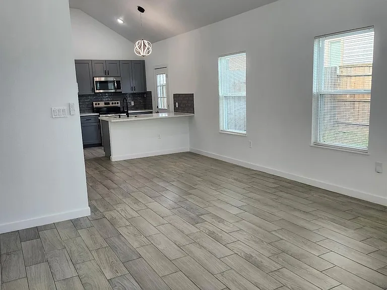 1418 Road 5607 — Photo 3