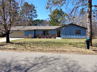 1307 Evergreen Dr, Iron Mountain, MI 49801