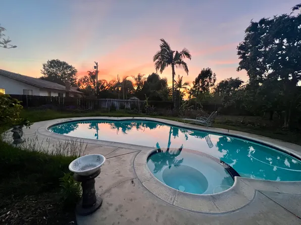 1706 Foothill Dr, Vista, CA 92084