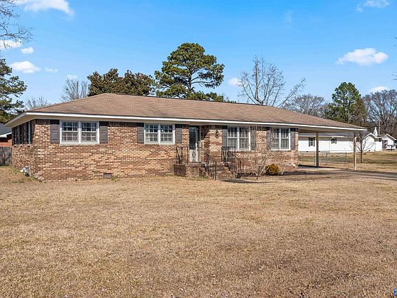 2nd image of 1015 6th St SW