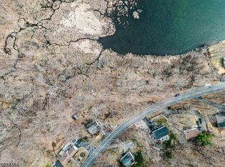 95 Seneca Lake Rd, Sparta, NJ 07871