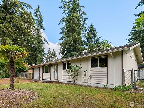 2nd image of 9538 Helen Avenue NE