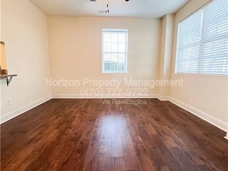2475 Terrace Vw NW — Photo 3