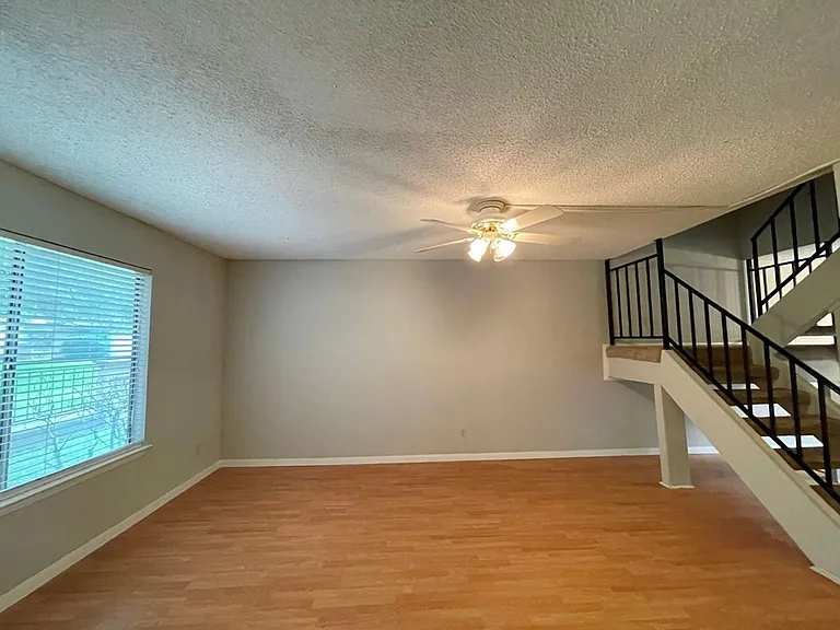 9502 Quail Village Ln — Photo 6