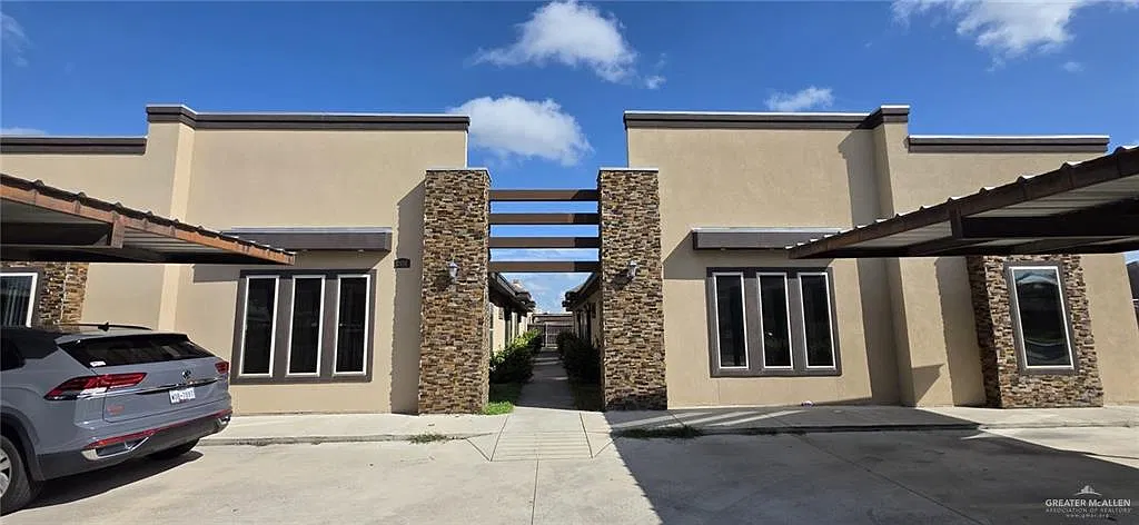 201 Teak Dr — Photo 1