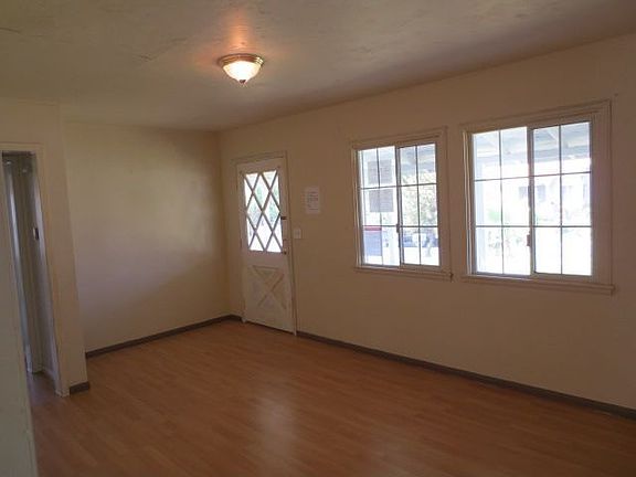 4th image of 1778 N Oxford Ave