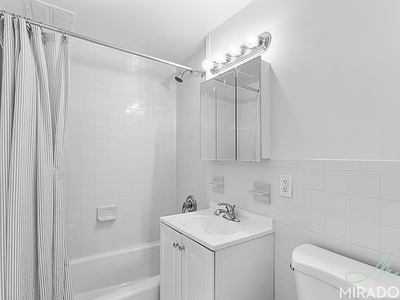 4th image of 200 E 81st St APT 4B