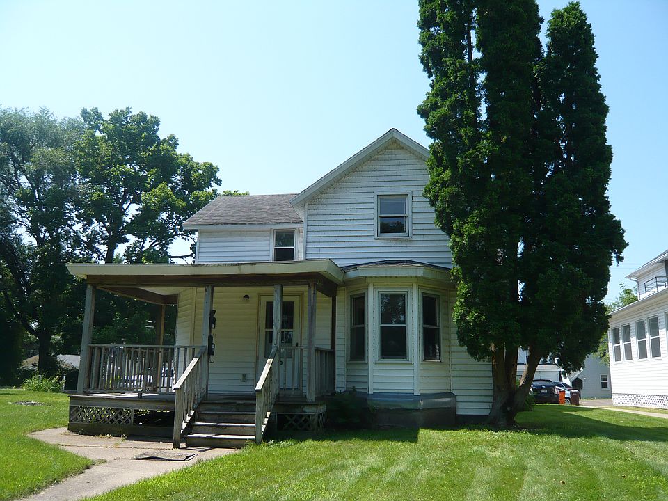 1st image of 920 1st Ave #1/2