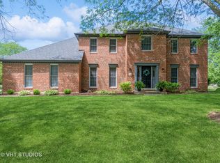 1 Briargate Cir, Sugar Grove, IL 60554