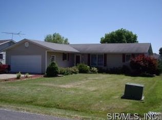 107 Rachele Ln, Bunker Hill, IL 62014