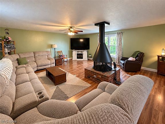 2nd image of 111 Lykes Ln