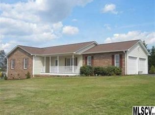 1988 Finger Bridge Rd, Hickory, NC 28602