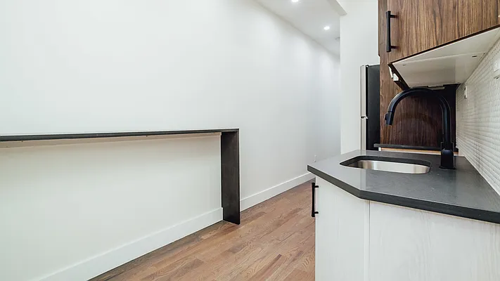 Rented by Nooklyn NYC LLC | media 83