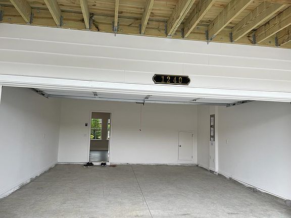 4th image of 1240 May Elm Ln