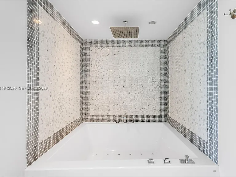 200 Biscayne Boulevard Way #4101 — Photo 30