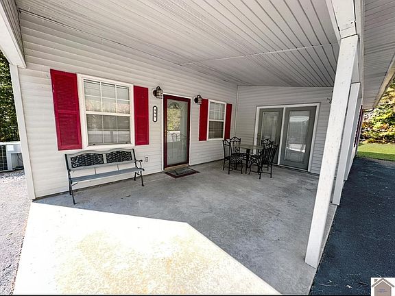 3rd image of 899 Russell Dr