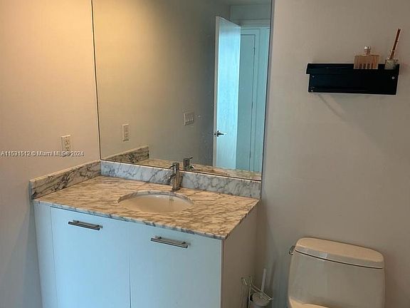 4th image of 500 Brickell Ave APT 2403
