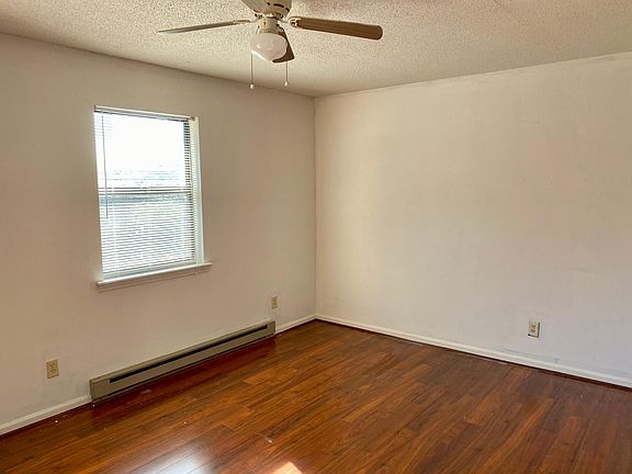 2nd image of 2903 E 5th St APT 13
