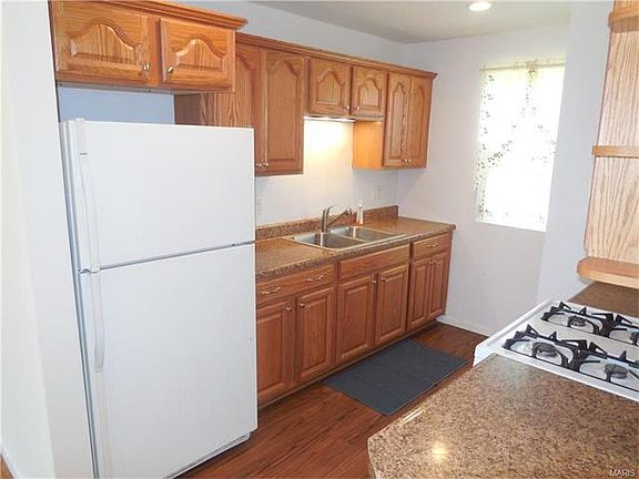 4th image of 7836 Birchmont Dr