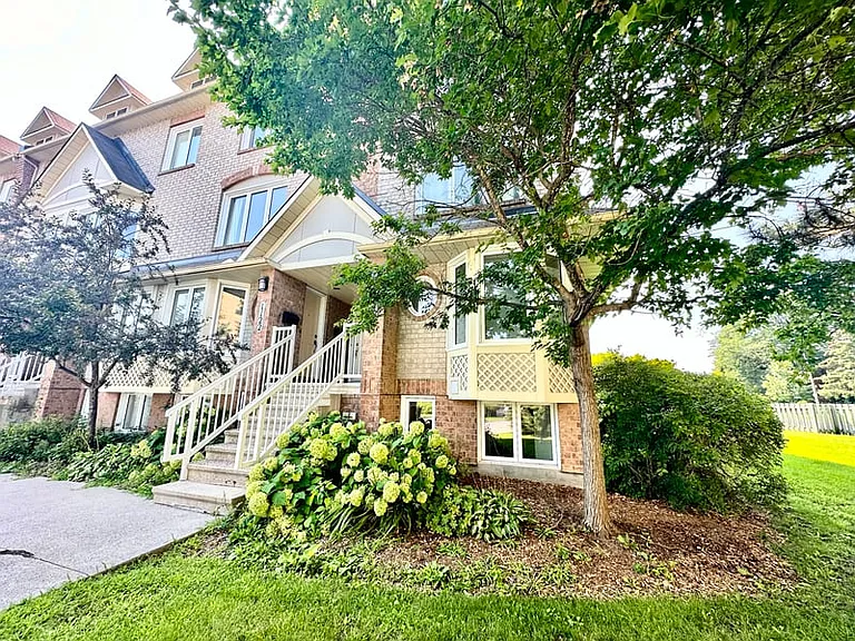 1120 Gablefield Point — Photo 1