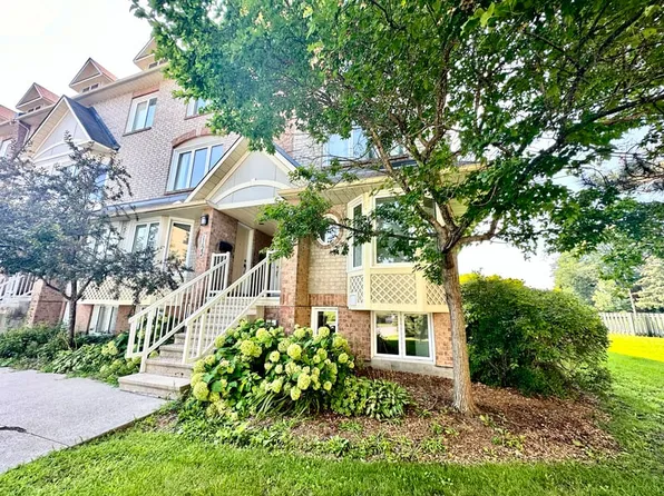 1120 Gablefield Point, Ottawa, ON K1J 1E3