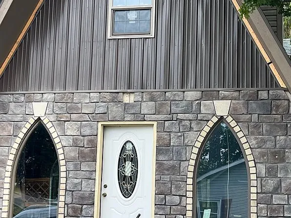 351 Essex Rd, Vermilion, OH 44089