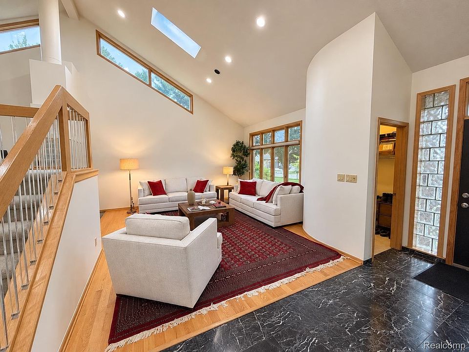 437 N Charlesworth St, photo 6