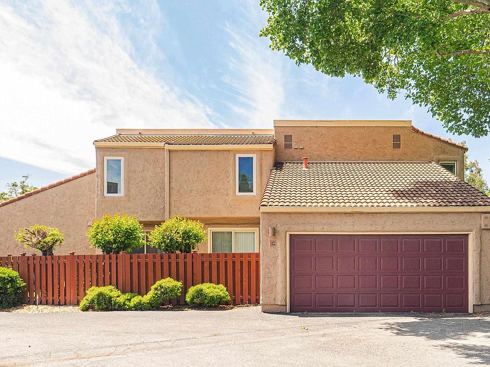 1st image of 30 Campo Verde Cir