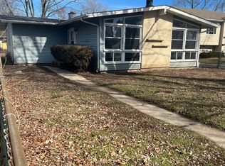 914 Barnhart Ct, Zion, IL 60099