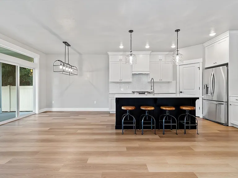 1911 W Wind Drift St — Photo 10