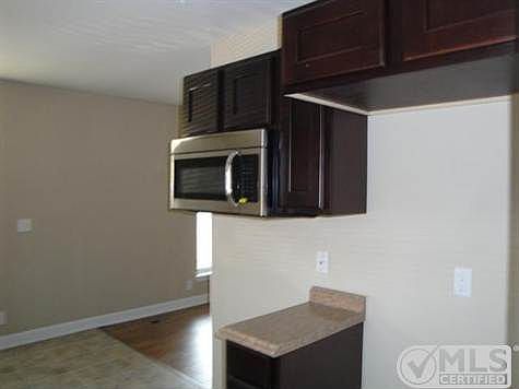 4th image of 208 E Sagefield Dr