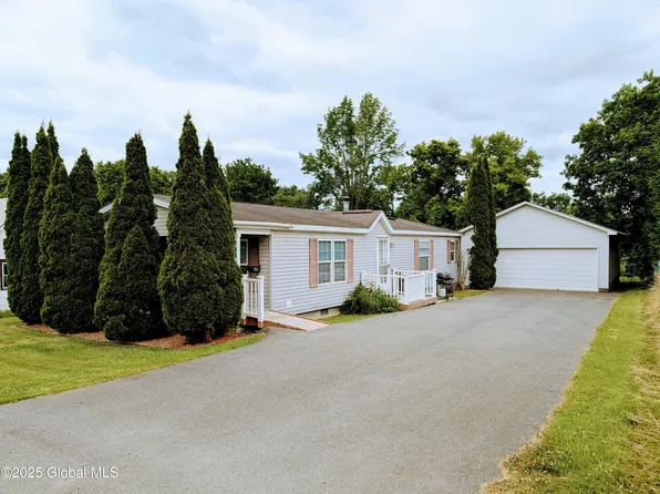 39 Defiance Street, Ticonderoga, NY 12883