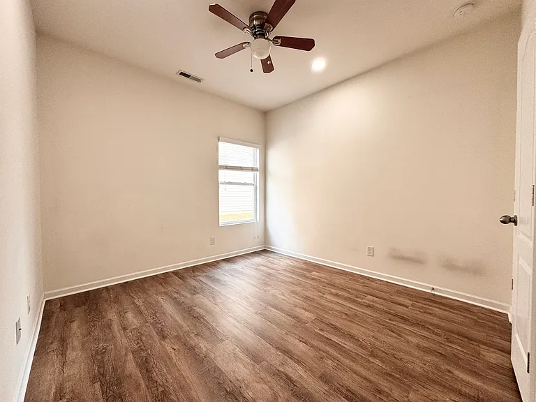 3485 Alister Ave SW — Photo 18
