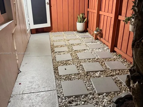 317 W 36th St #2, Hialeah, FL 33012
