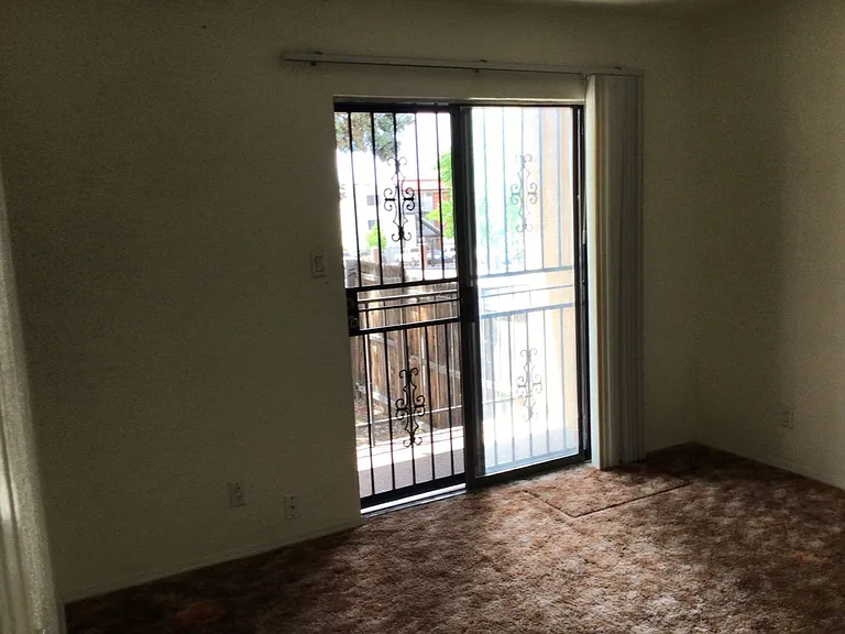 3611 Tyson Pl NE — Photo 4