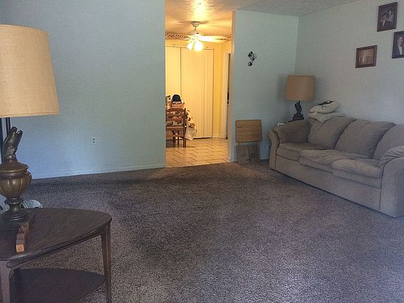 4th image of 909 Sunset Dr