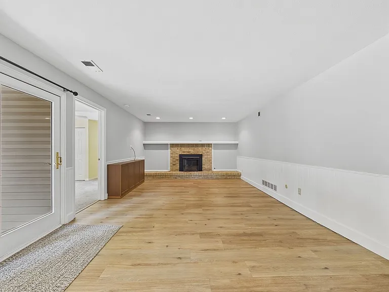 7581 S Downing St — Photo 21