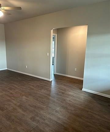 5th image of 720 Elm St