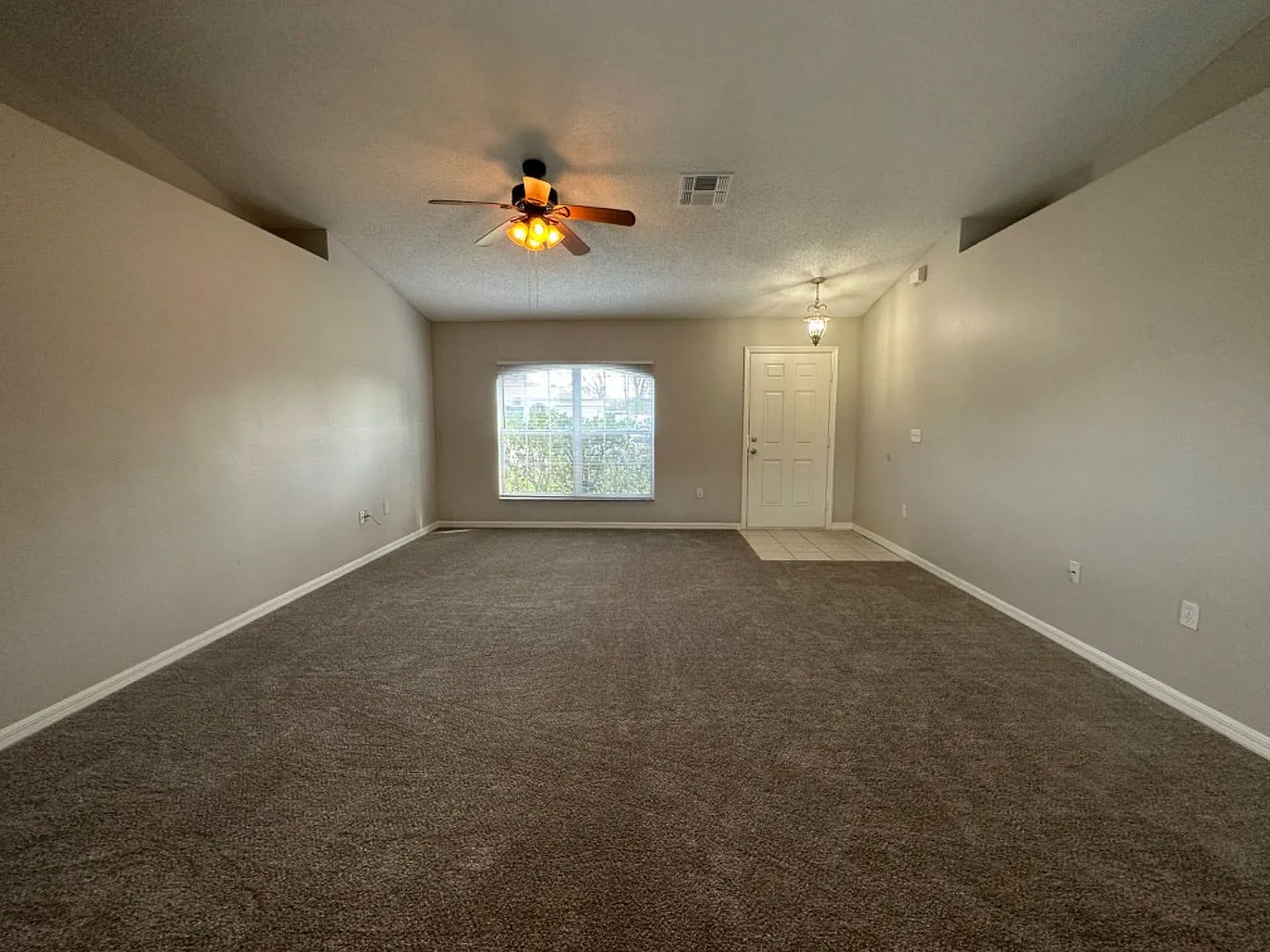 Spacious 3-Bedroom Poinciana Home with Large Yard, Garage, Cable & Internet Included! — Photo 4