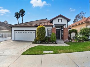 2071 Crescent Dr, Signal Hill, CA 90755