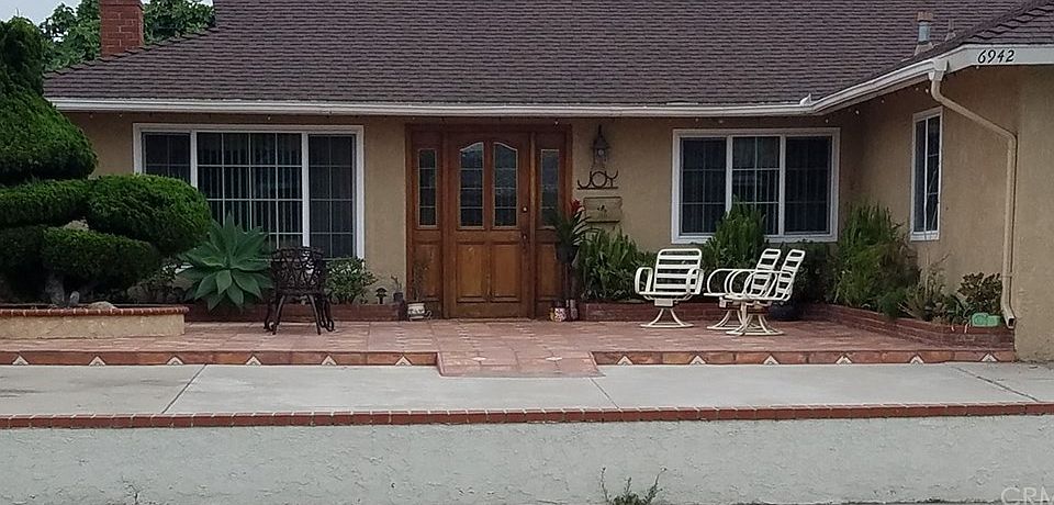 2nd image of 6942 Dresden Cir