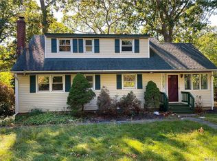 6 Pringle Rd, Miller Place, NY 11764